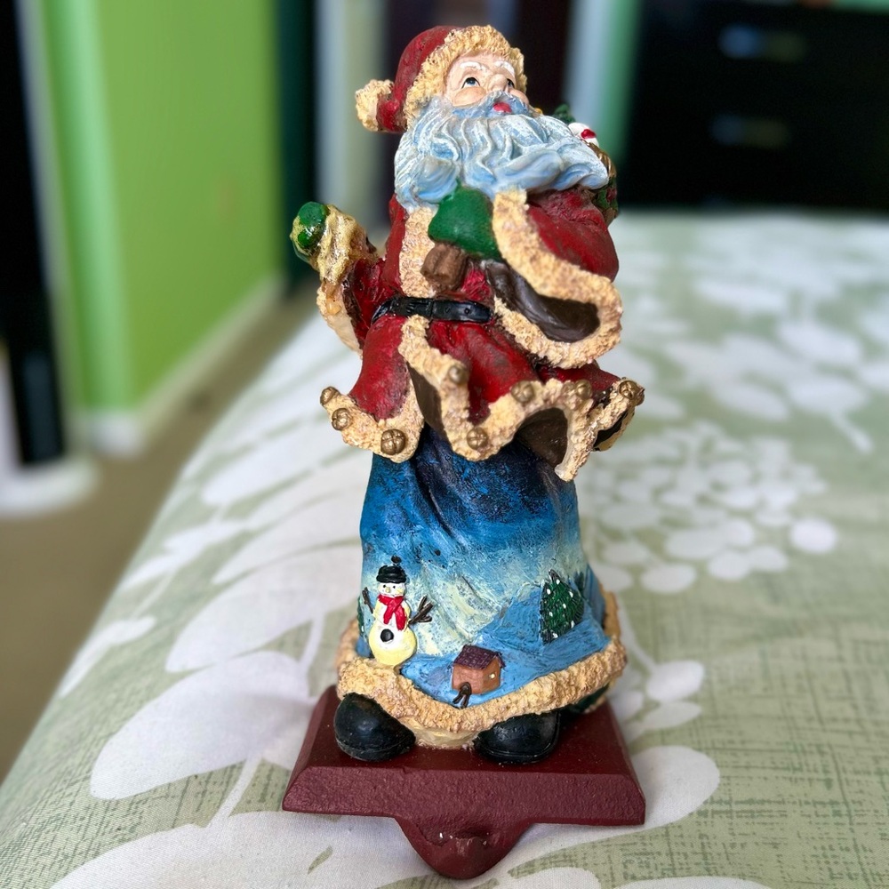 Vintage 3D Textured Christmas Rustic Santa Fireplace Decor Hanging Stocking Hook - Picture 5 of 12